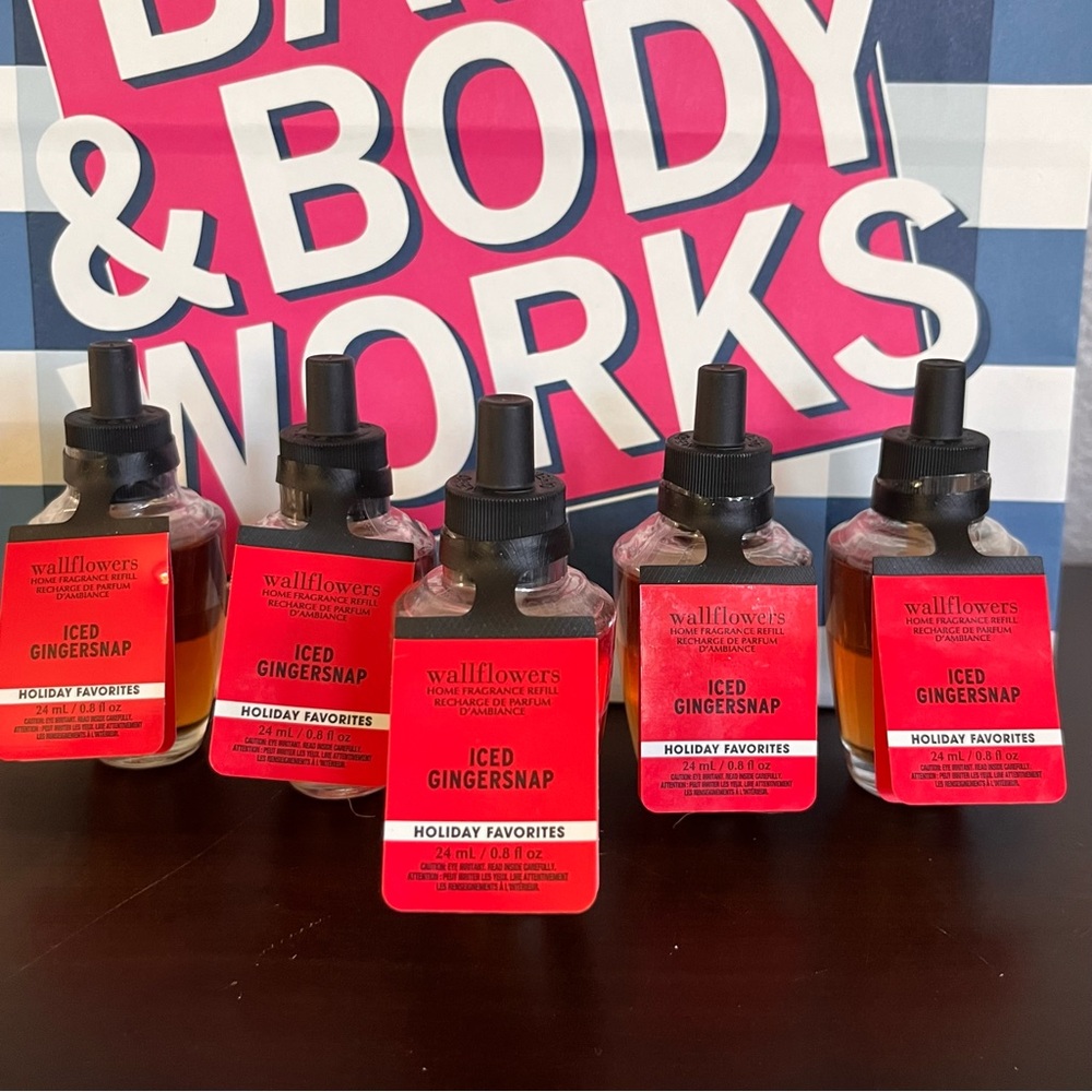 New Iced Gingersnap Holiday Favorite Bath & Body works wallflower refills 5 pack